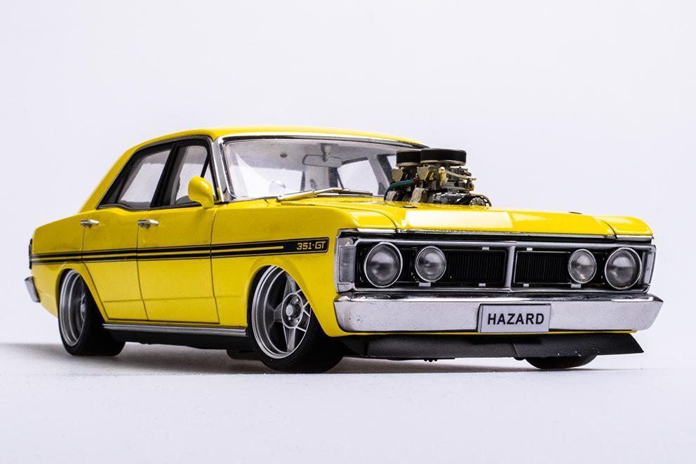 1:18 Ford XY Falcon Street Machine - Hazard - Neon Yellow - AUTOart - 72792
