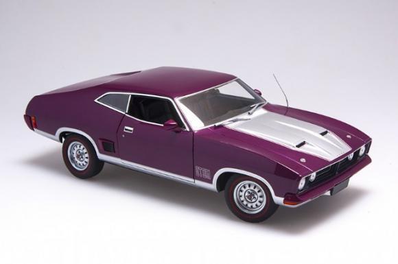 1:18 Ford XB Falcon GT Hardtop - Mulberry Metallic - AUTOart - 72881