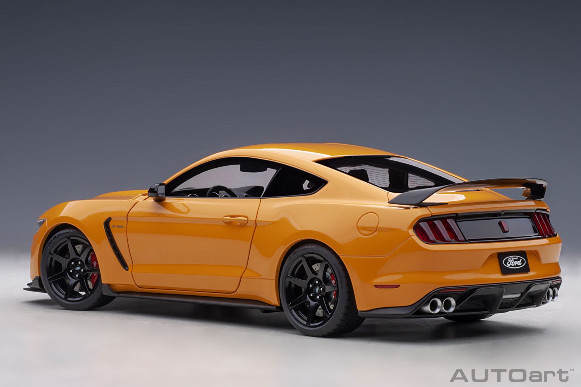 1:18 Ford Shelby GT-350R - Orange Fury - AUTOart - 72929