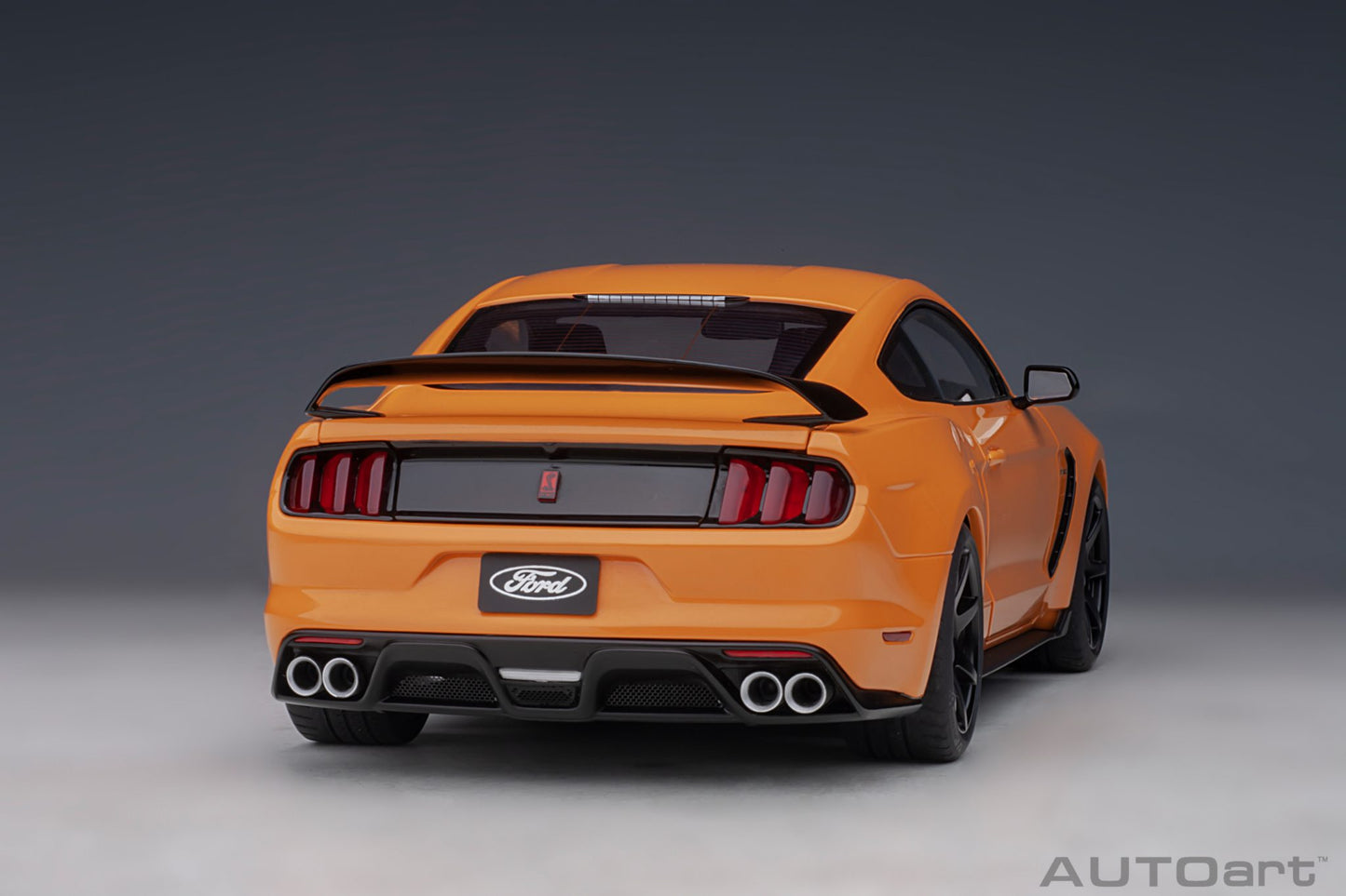 1:18 Ford Shelby GT-350R - Orange Fury - AUTOart - 72929