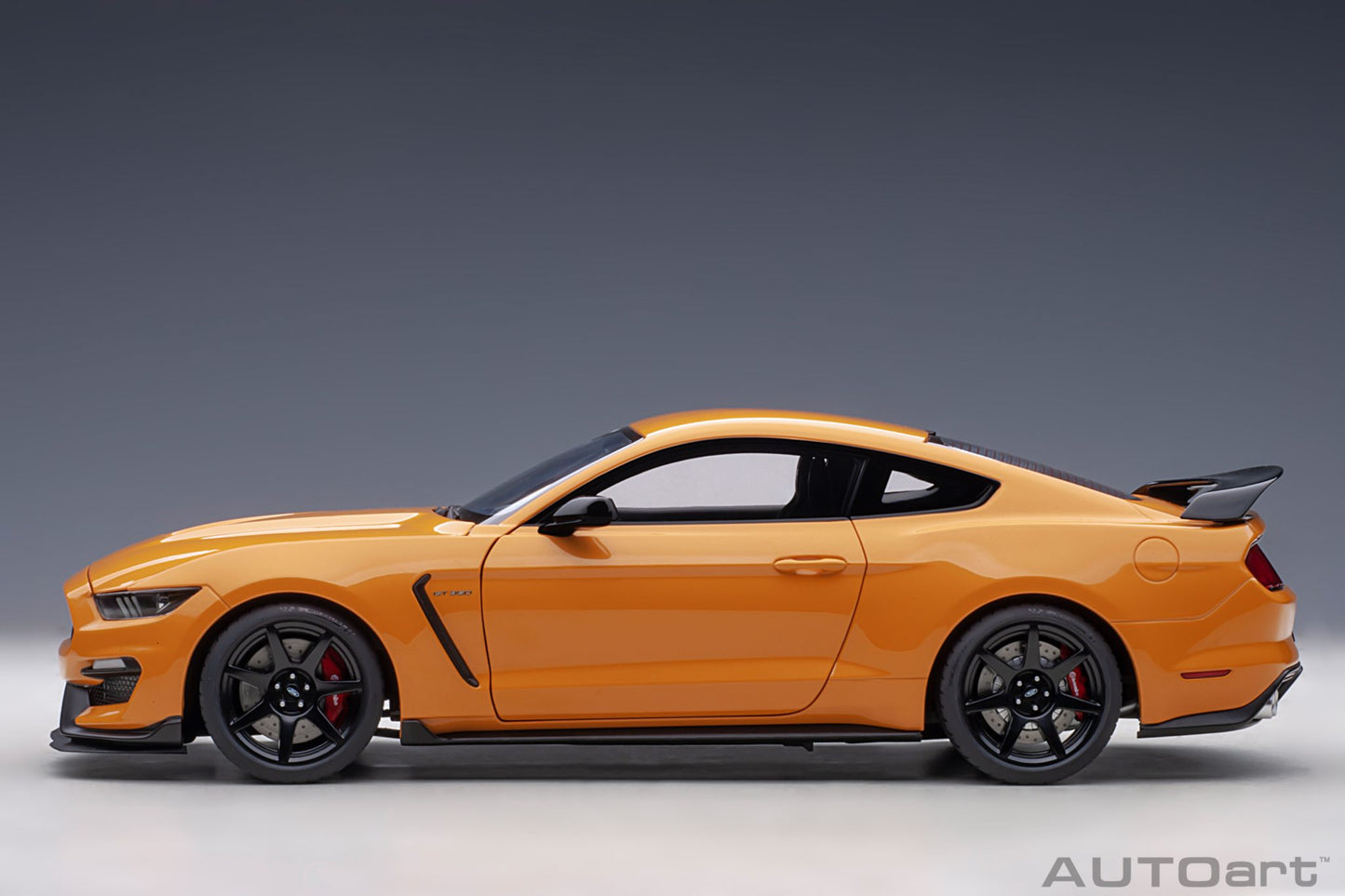 1:18 Ford Shelby GT-350R - Orange Fury - AUTOart - 72929