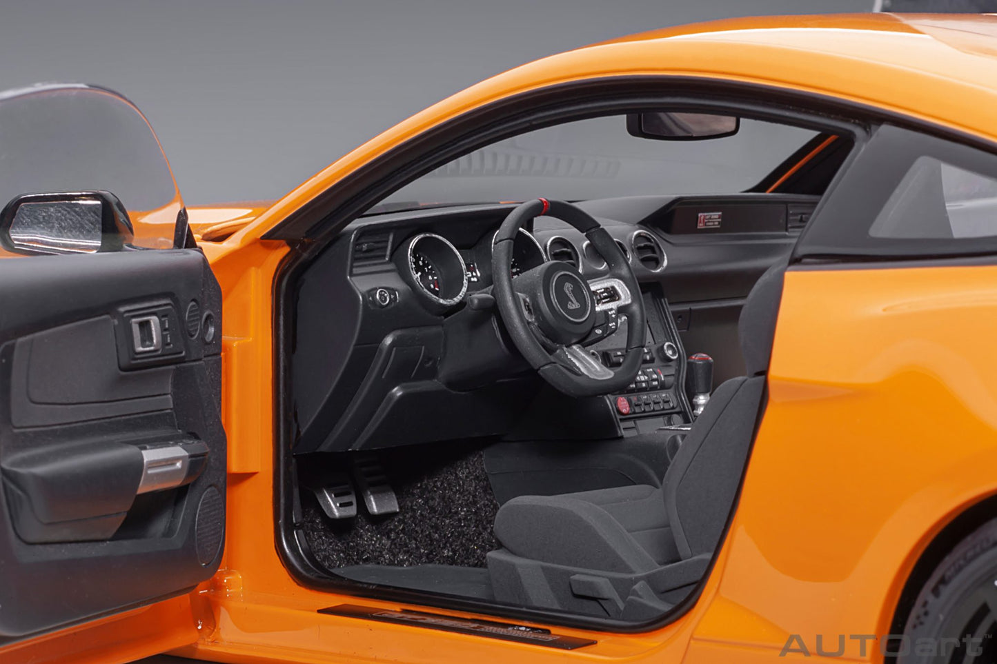 1:18 Ford Shelby GT-350R - Orange Fury - AUTOart - 72929