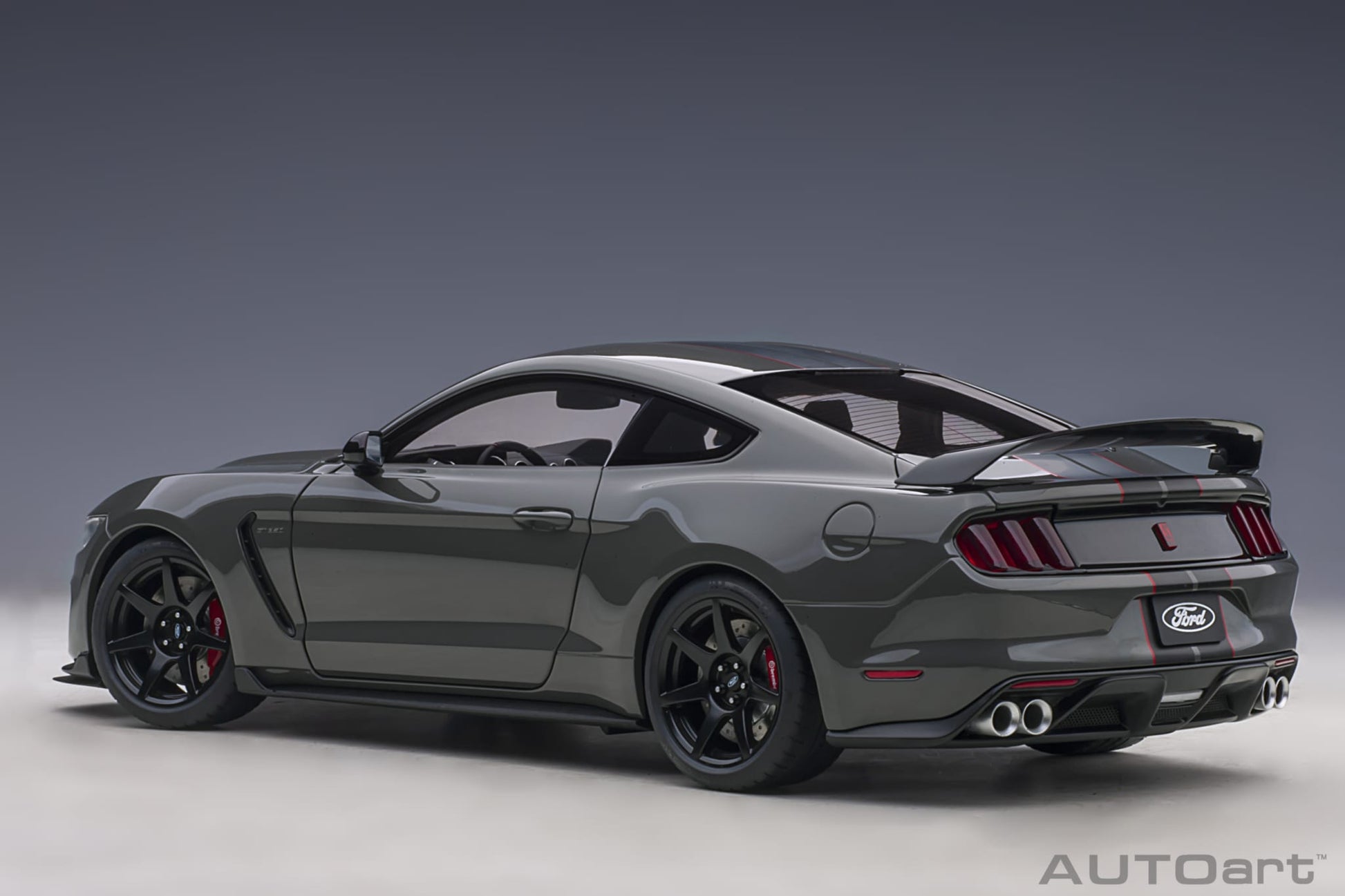 1:18 Ford Shelby GT-350R - Lead Foot Grey w/Black Stripes - AUTOart - 72930