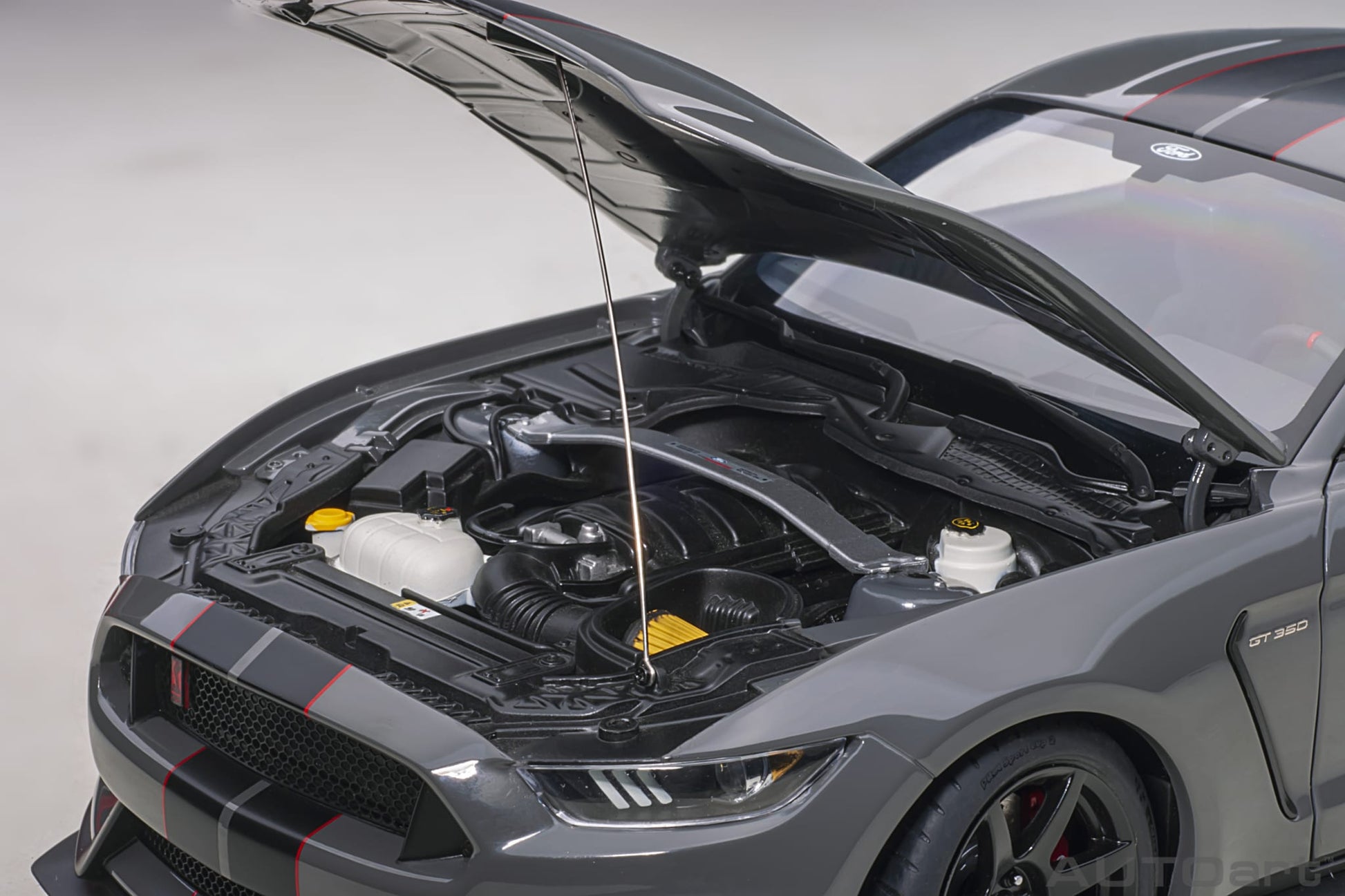 1:18 Ford Shelby GT-350R - Lead Foot Grey w/Black Stripes - AUTOart - 72930