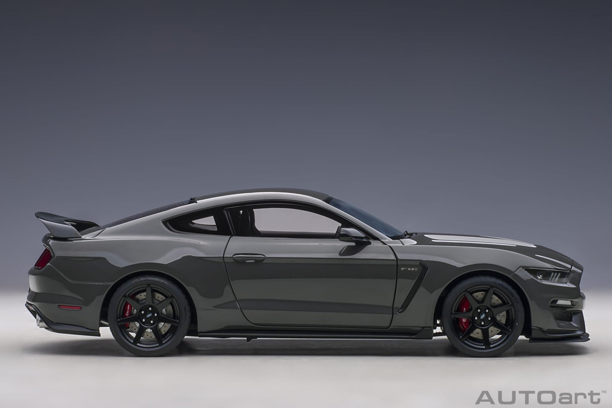 1:18 Ford Shelby GT-350R - Lead Foot Grey w/Black Stripes - AUTOart - 72930