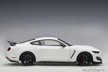 1:18 Ford Shelby GT-350R - Oxford White w/Lightning Blue Stripes - AUTOart - 72931