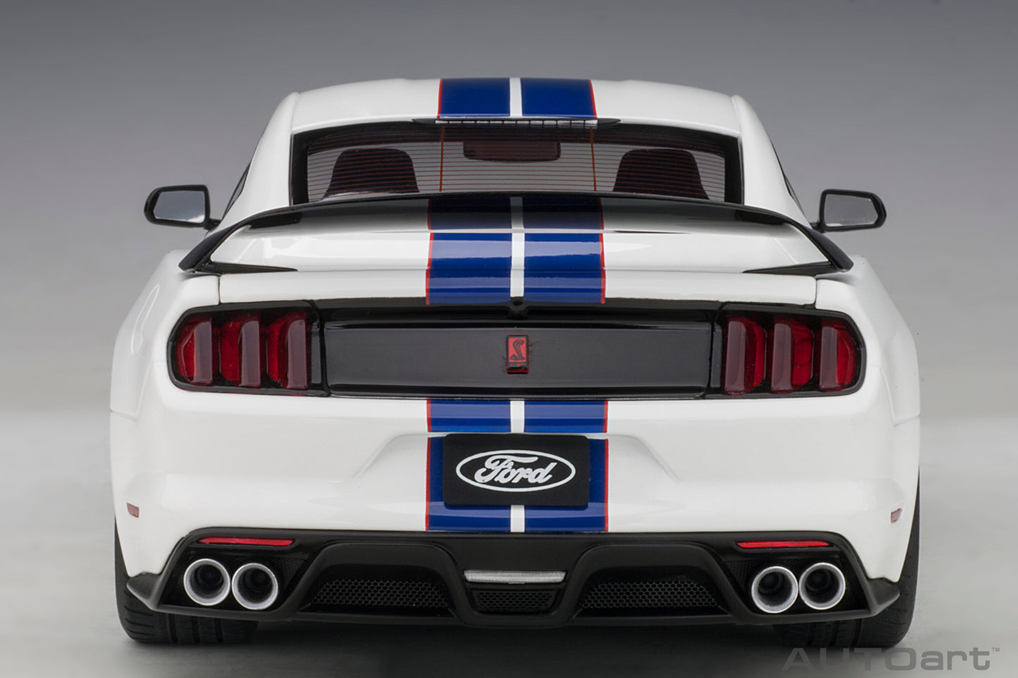 1:18 Ford Shelby GT-350R - Oxford White w/Lightning Blue Stripes - AUTOart - 72931