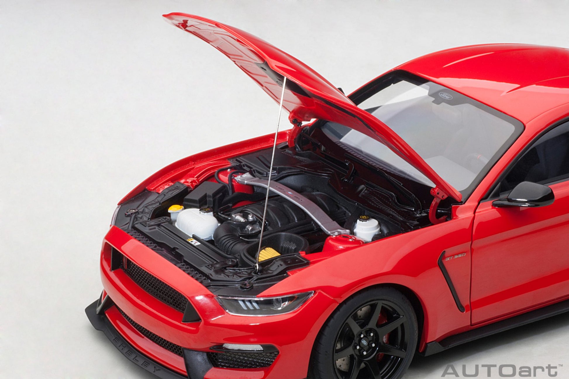 1:18 Ford Shelby GT-350R - Race Red - AUTOart - 72935