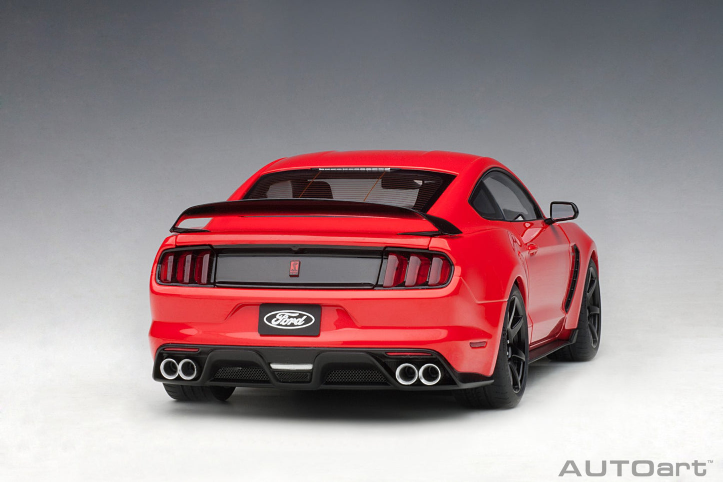 1:18 Ford Shelby GT-350R - Race Red - AUTOart - 72935