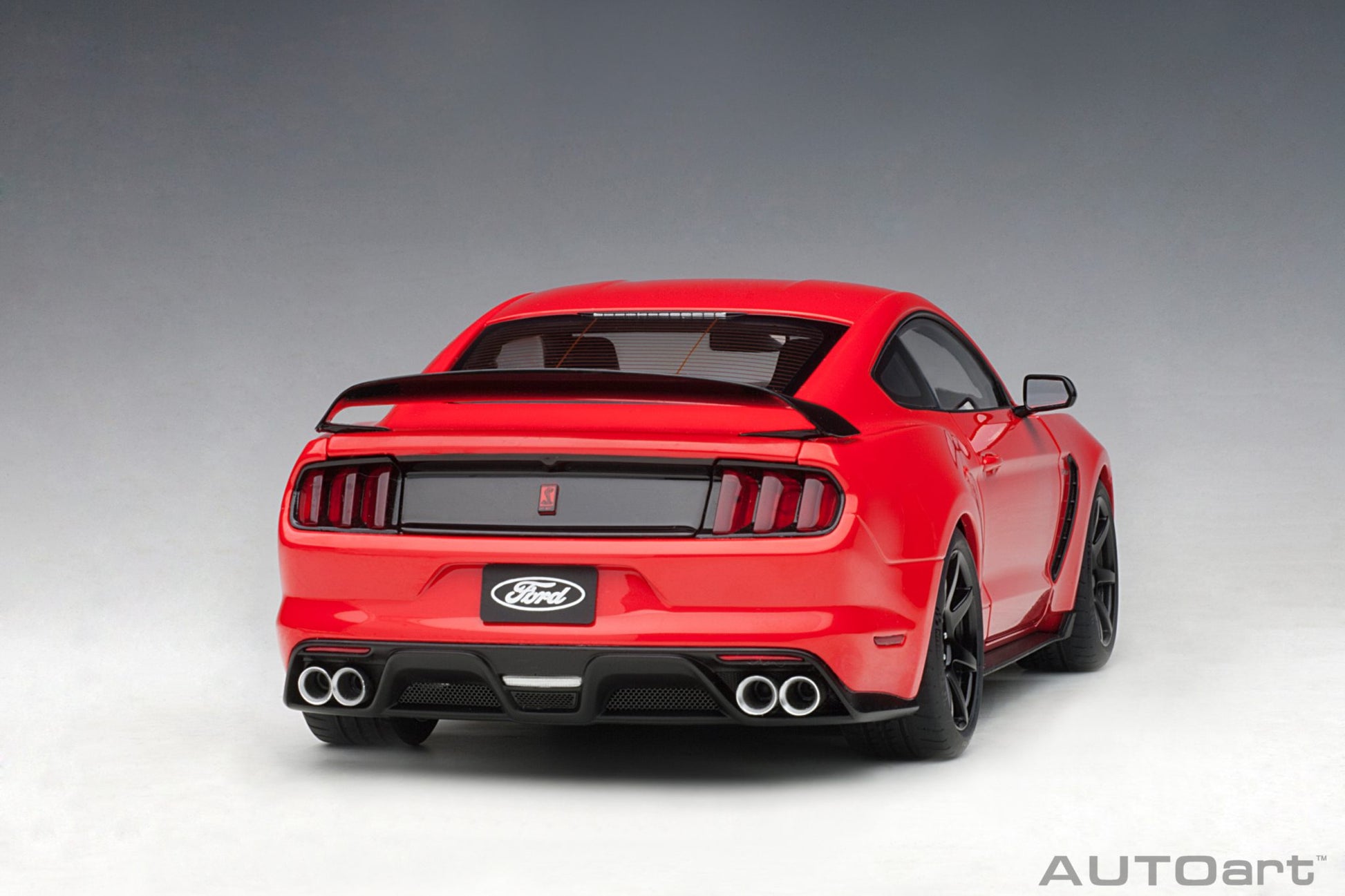 1:18 Ford Shelby GT-350R - Race Red - AUTOart - 72935