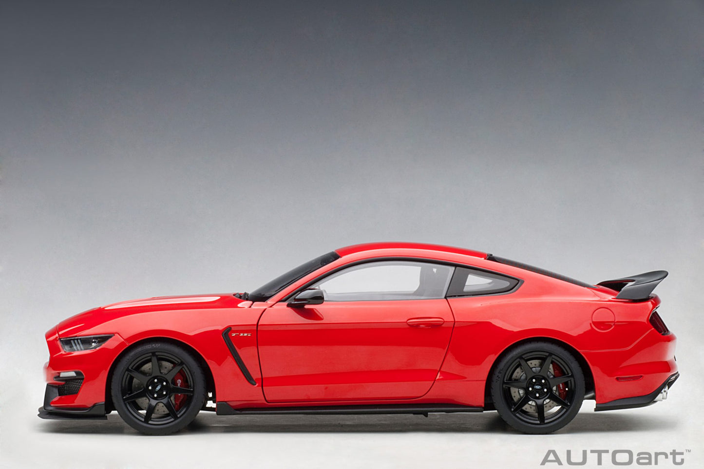 1:18 Ford Shelby GT-350R - Race Red - AUTOart - 72935