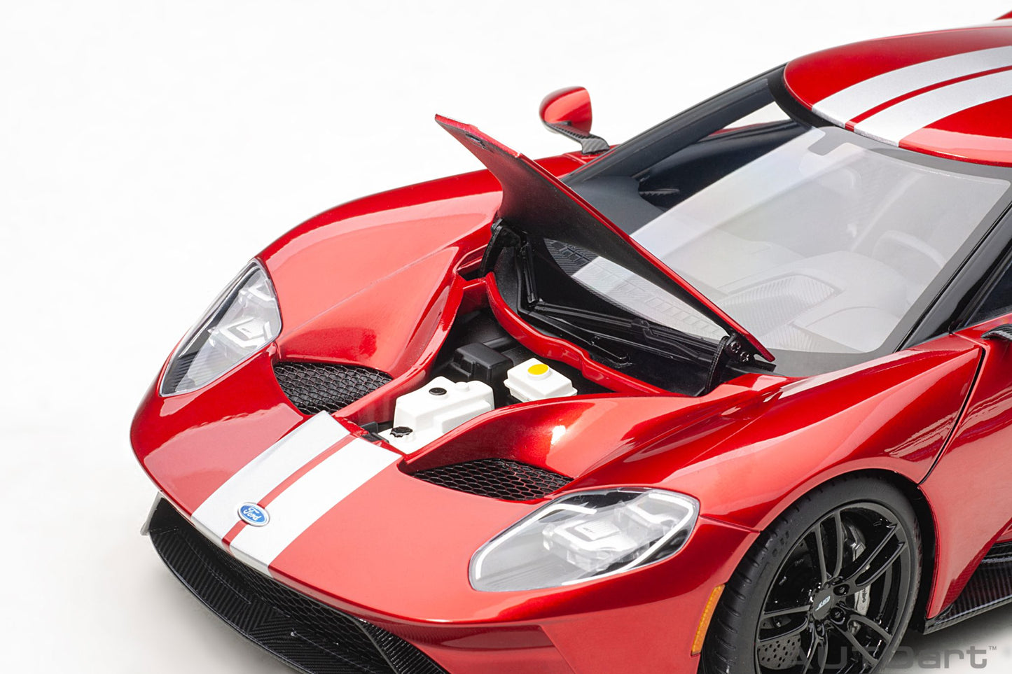 1:18 Ford GT - 2017 - Liquid Red /Silver Stripes - AUTOart - 72943
