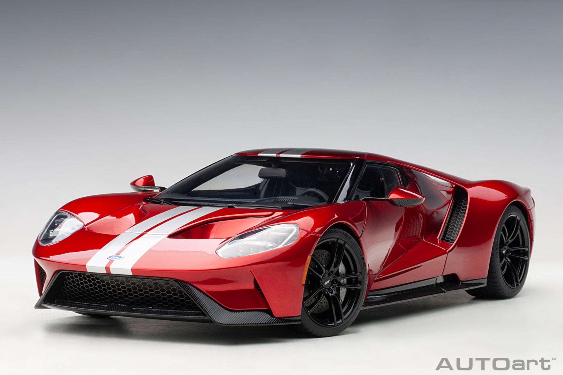 1:18 Ford GT - 2017 - Liquid Red /Silver Stripes - AUTOart - 72943