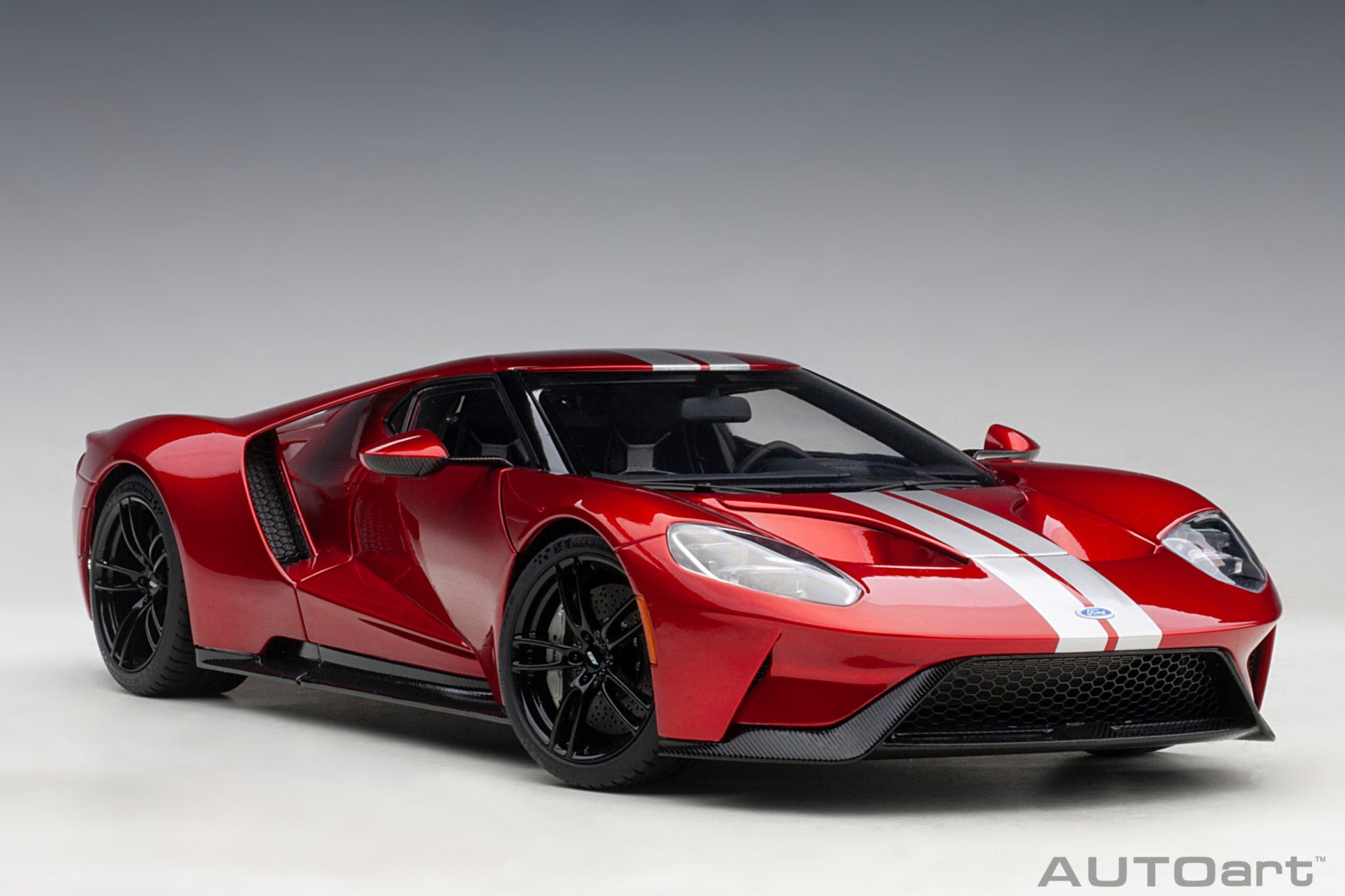 1:18 Ford GT - 2017 - Liquid Red /Silver Stripes - AUTOart - 72943