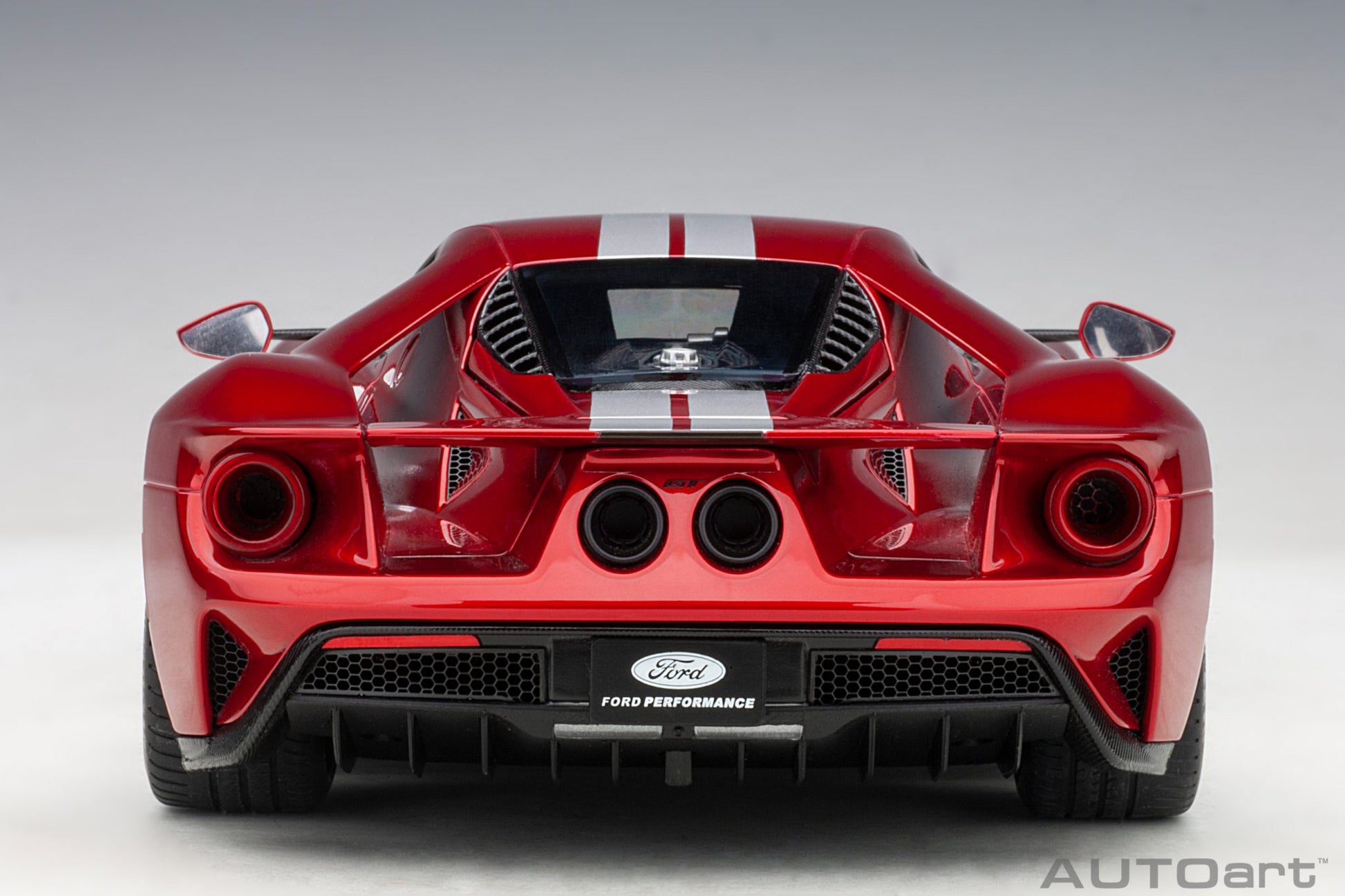 1:18 Ford GT - 2017 - Liquid Red /Silver Stripes - AUTOart - 72943