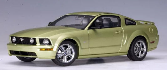 1:18 Ford Mustang GT (2004 Auto Show Version) - 2005 - Legend Lime - AUTOart - 73011