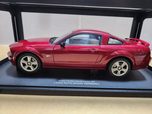 1:18 Ford Mustang GT (2004 Auto Show Version) - 2005 - Red Fire - AUTOart - 73012