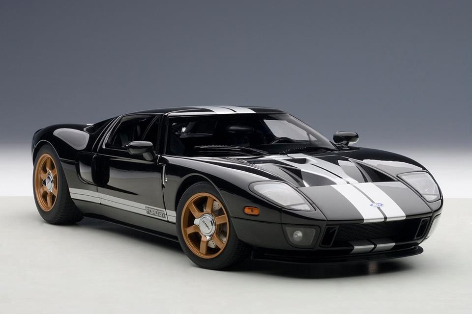 1:18 Ford GT - 2004 - Black/White Stripes - AUTOart - 73023