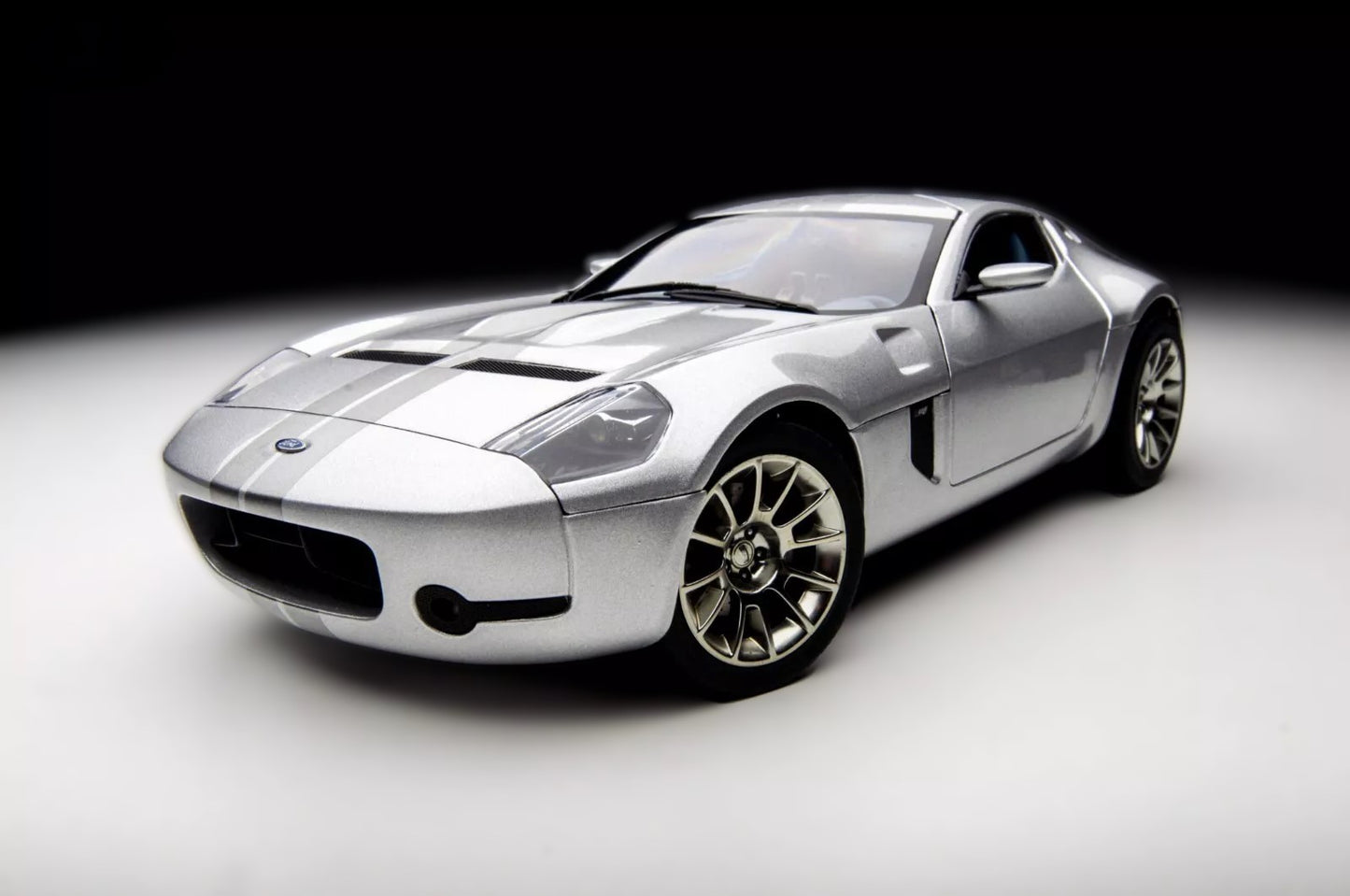 1:18 Ford Shelby GR-1 Concept - Silver Metallic/Tungsten Grey Metallic Stripes - AUTOart - 73072