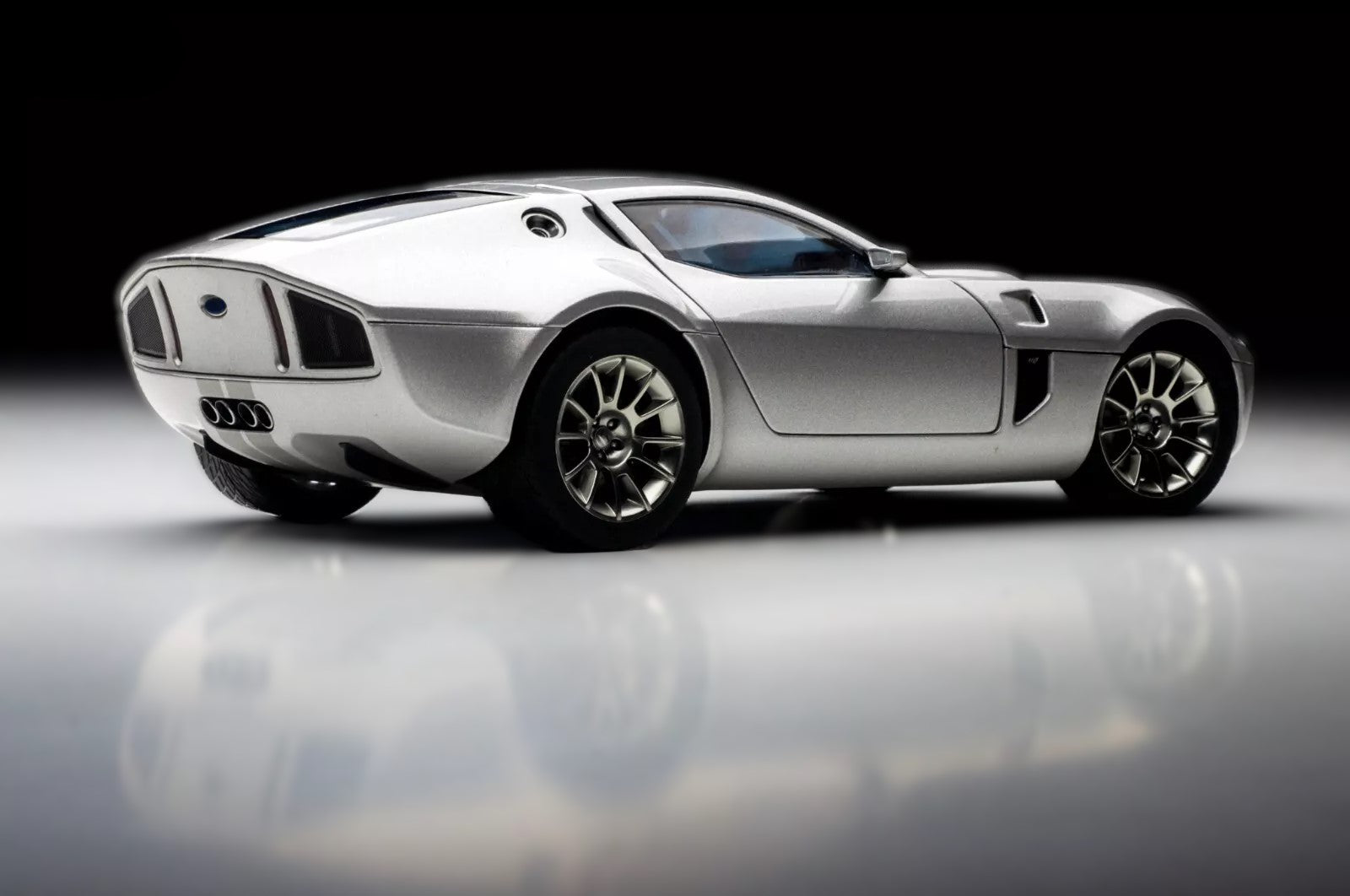 1:18 Ford Shelby GR-1 Concept - Silver Metallic/Tungsten Grey Metallic Stripes - AUTOart - 73072