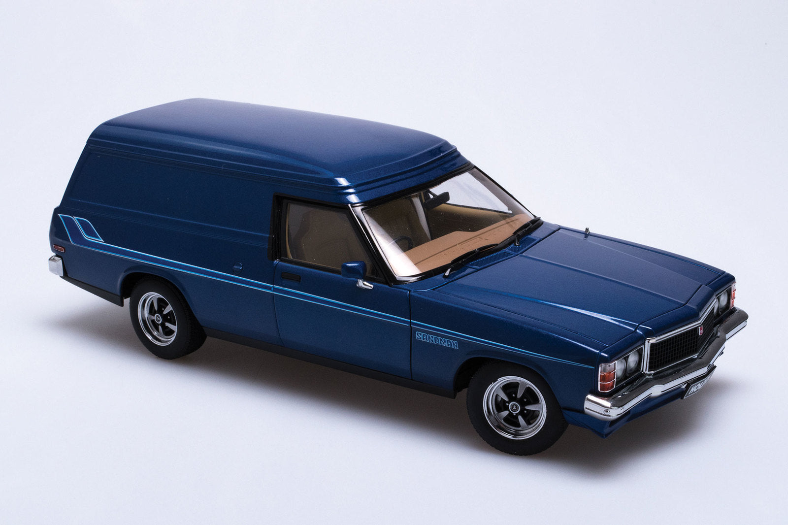 1:18 Holden HZ Sandman Panel Van - 1977 - Windsor Blue - AUTOart - 73349