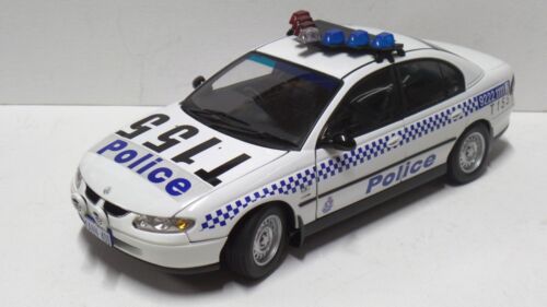 1:18 Holden VT2 Commodore - Police Car - WA Police Force - Tango 155 - AUTOart - 73391