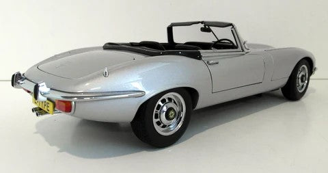 1:18 Jaguar E-Type Roadster Series III V12 - Silver - AUTOart - 73521