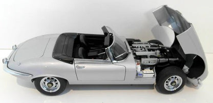 1:18 Jaguar E-Type Roadster Series III V12 - Silver - AUTOart - 73521