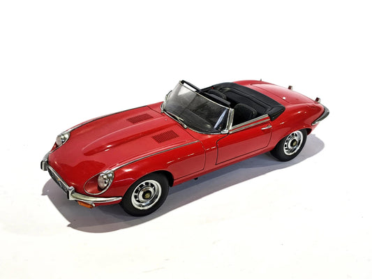 1:18 Jaguar E-Type Roadster Series III V12 - Red - AUTOart - 73523