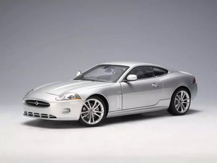 1:18 Jaguar XK Coupe - 2006 - Liquid Silver - AUTOart - 73631