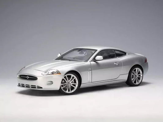 1:18 Jaguar XK Coupe - 2006 - Liquid Silver - AUTOart - 73631
