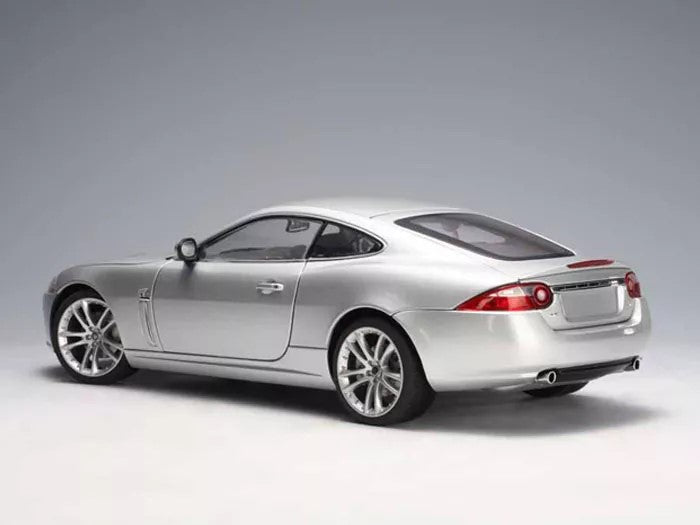 1:18 Jaguar XK Coupe - 2006 - Liquid Silver - AUTOart - 73631