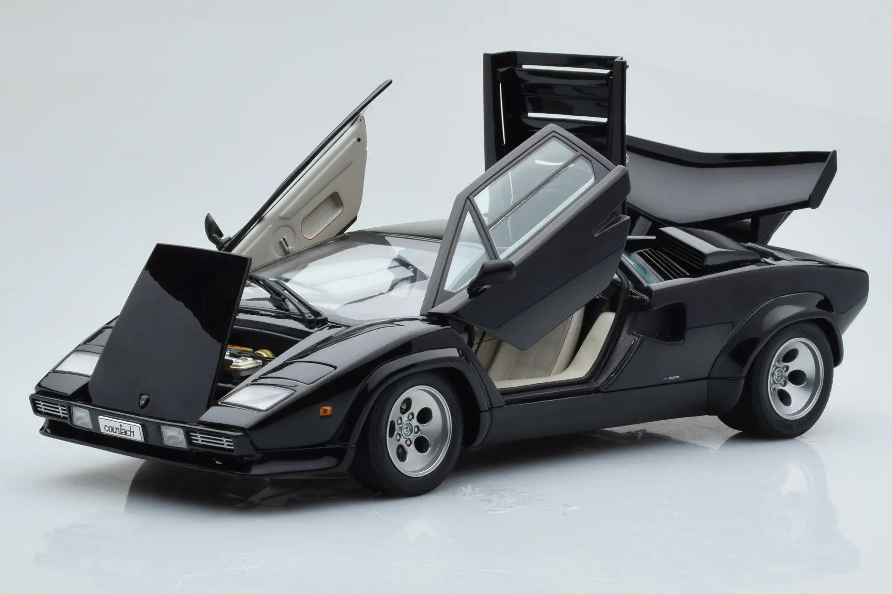 1:18 Lamborghini Countach 5000S - Black - AUTOart - 74533