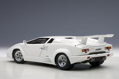 1:18 Lamborghini Countach 25th Anniversary - White - AUTOart - 74537