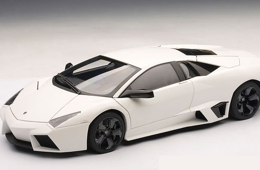 1:18 Lamborghini Reventon - Matt White - AUTOart - 74594