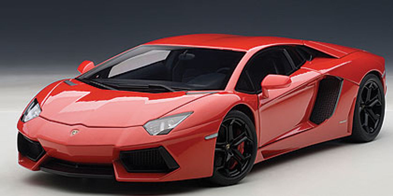 1:18 Lamborghini Aventador LP 700-4 - Rosso Andromeda/Red - AUTOart - 74669