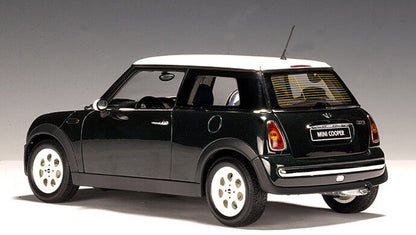 1:18 BMW Mini Cooper (without sunroof) - Racing Green - AUTOart - 74823