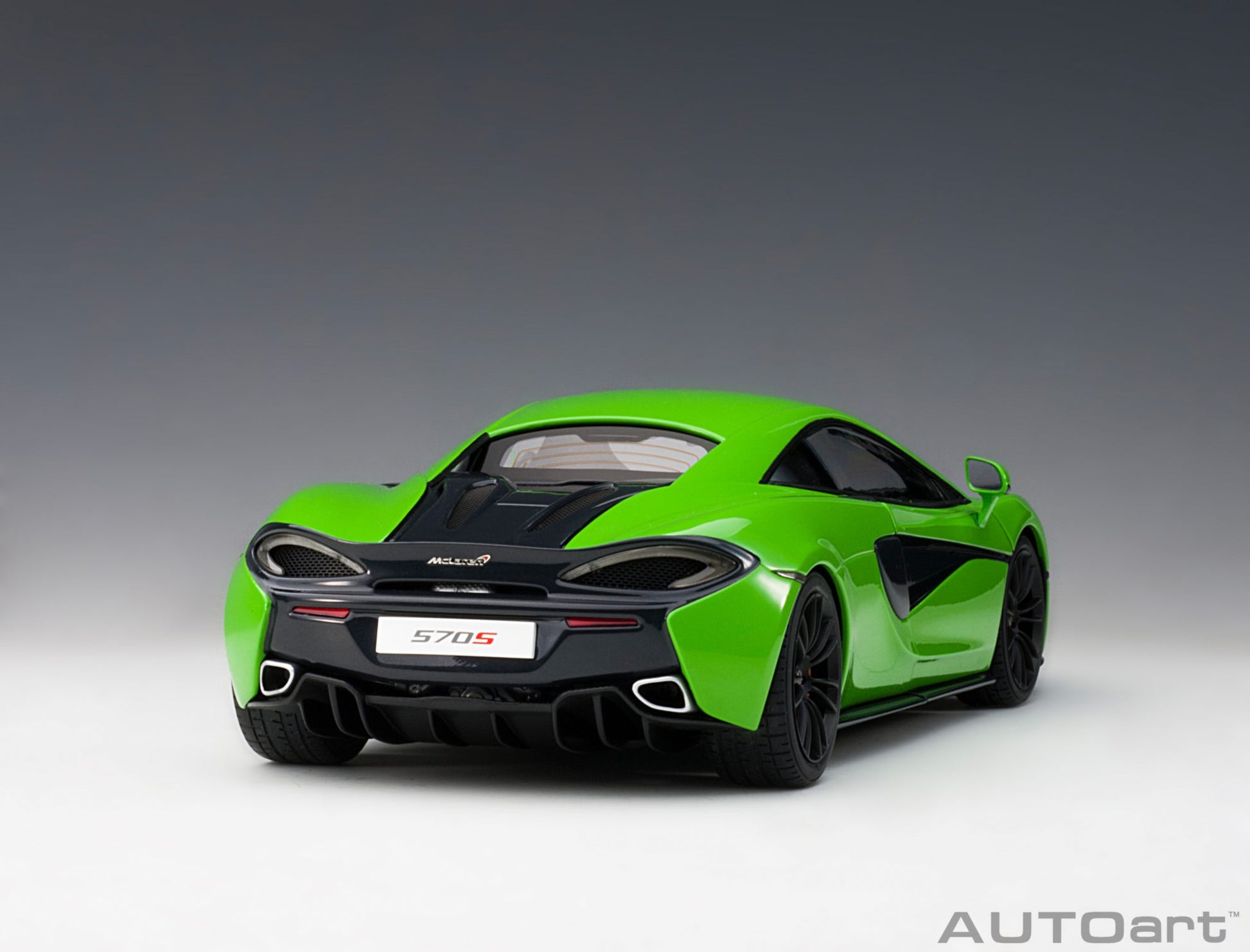 1:18 McLaren 570S - Mantis Green /Black Wheels - AUTOart - 76042