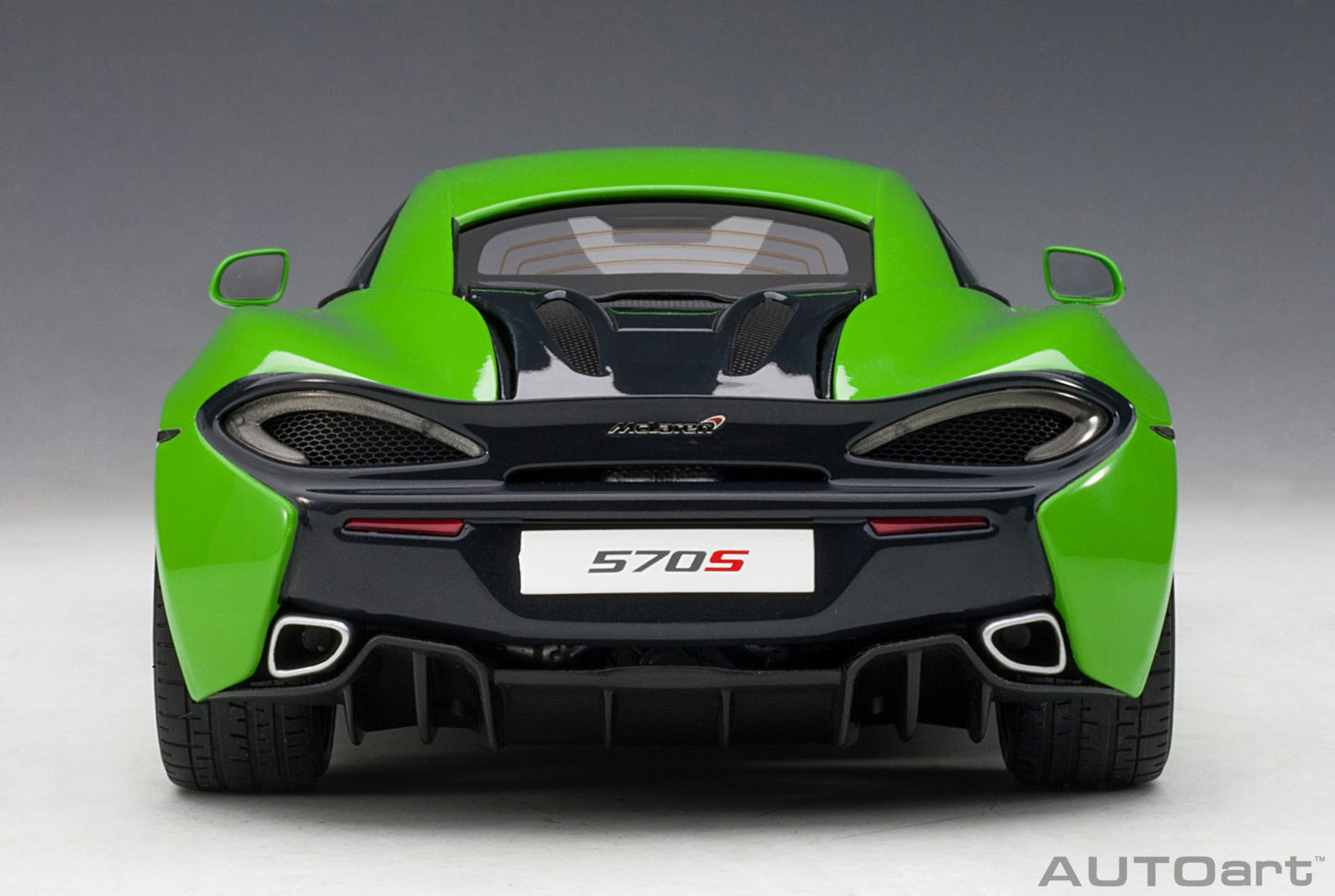 1:18 McLaren 570S - Mantis Green /Black Wheels - AUTOart - 76042