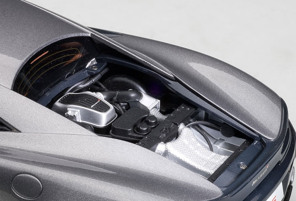1:18 McLaren 570S - Blade Silver/Silver Wheels - AUTOart - 76043