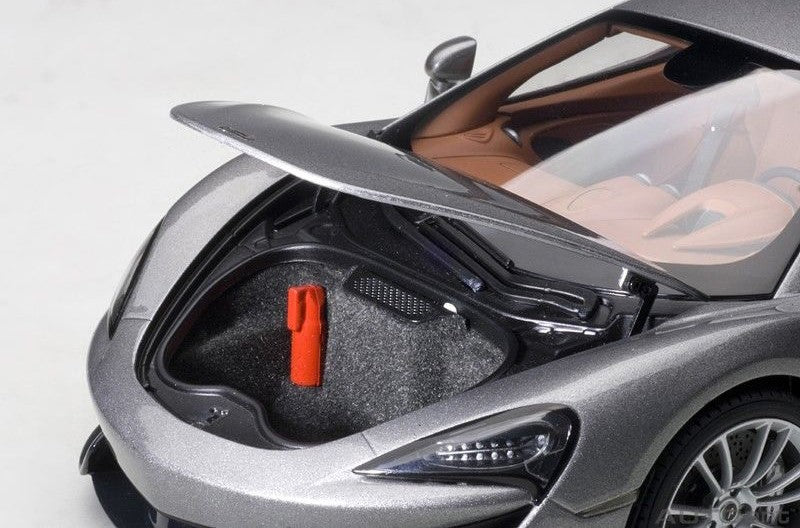 1:18 McLaren 570S - Blade Silver/Silver Wheels - AUTOart - 76043