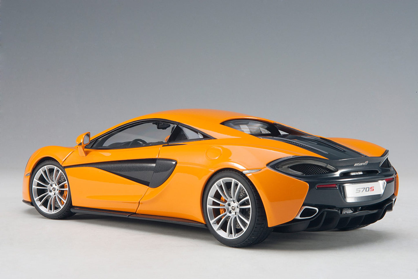 1:18 McLaren 570S - McLaren Orange /Silver Wheels - AUTOart - 76044