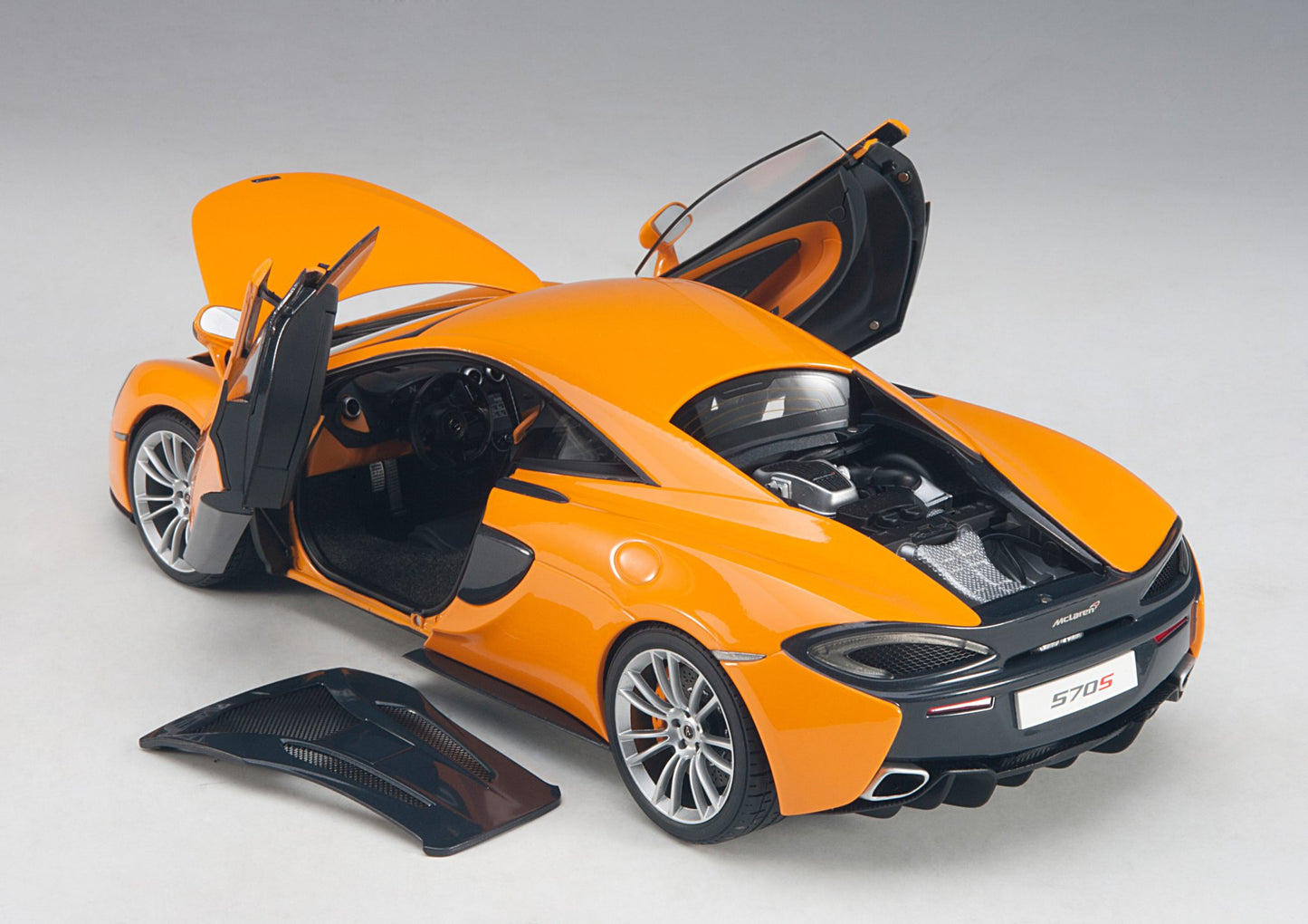 1:18 McLaren 570S - McLaren Orange /Silver Wheels - AUTOart - 76044