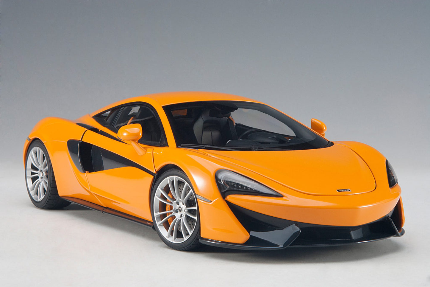1:18 McLaren 570S - McLaren Orange /Silver Wheels - AUTOart - 76044