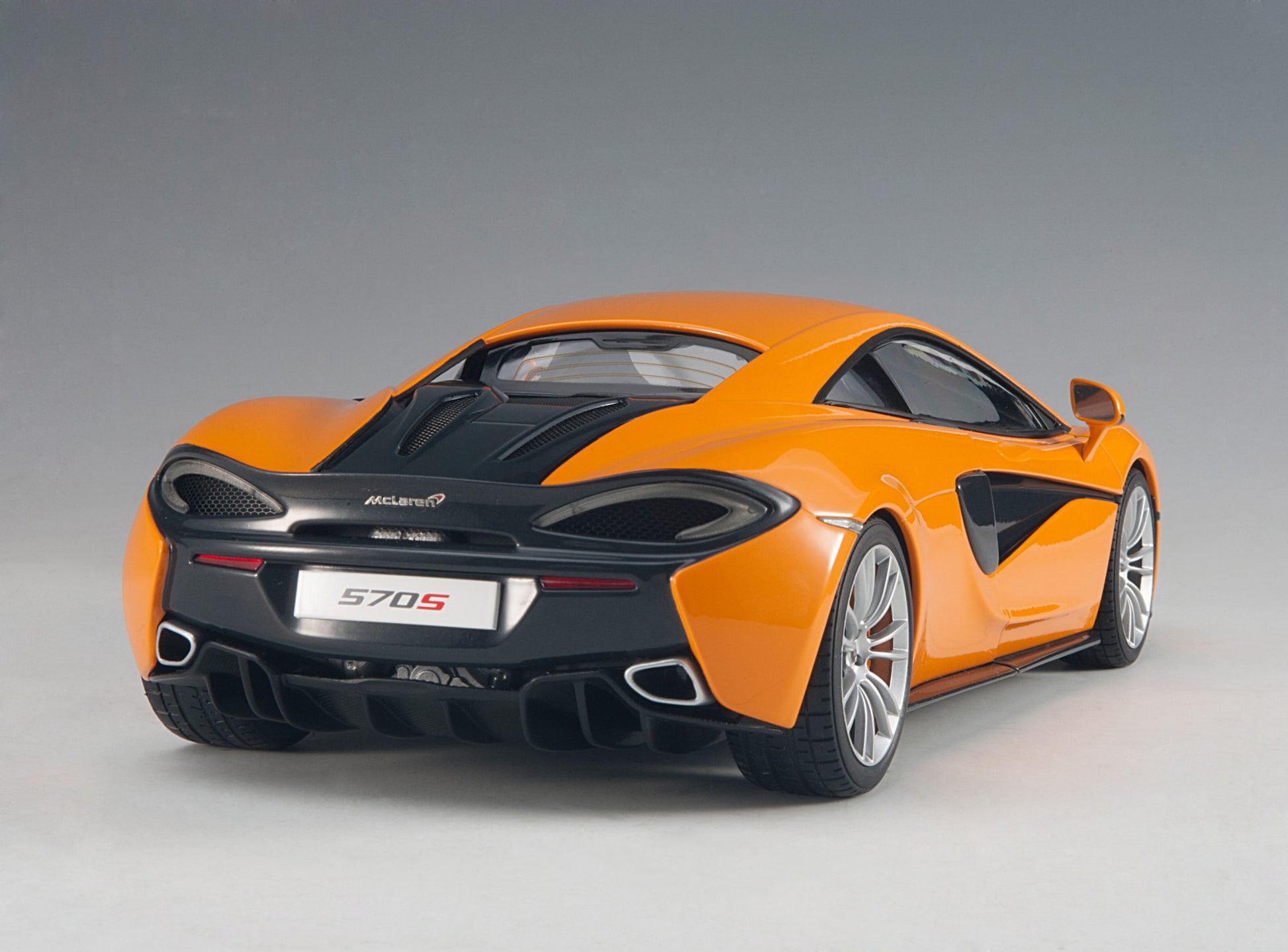 1:18 McLaren 570S - McLaren Orange /Silver Wheels - AUTOart - 76044