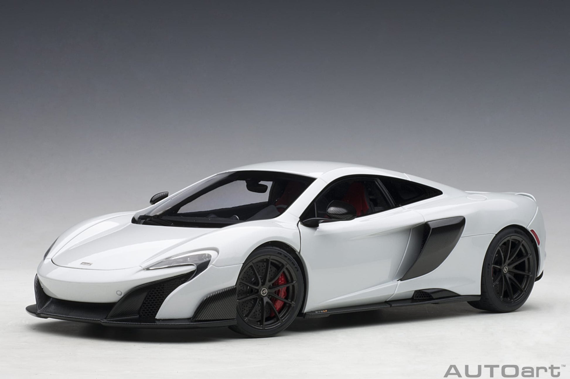1:18 McLaren 675LT - Silica White - AUTOart - 76046