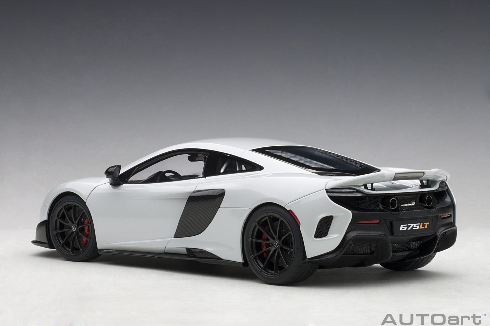 1:18 McLaren 675LT - Silica White - AUTOart - 76046