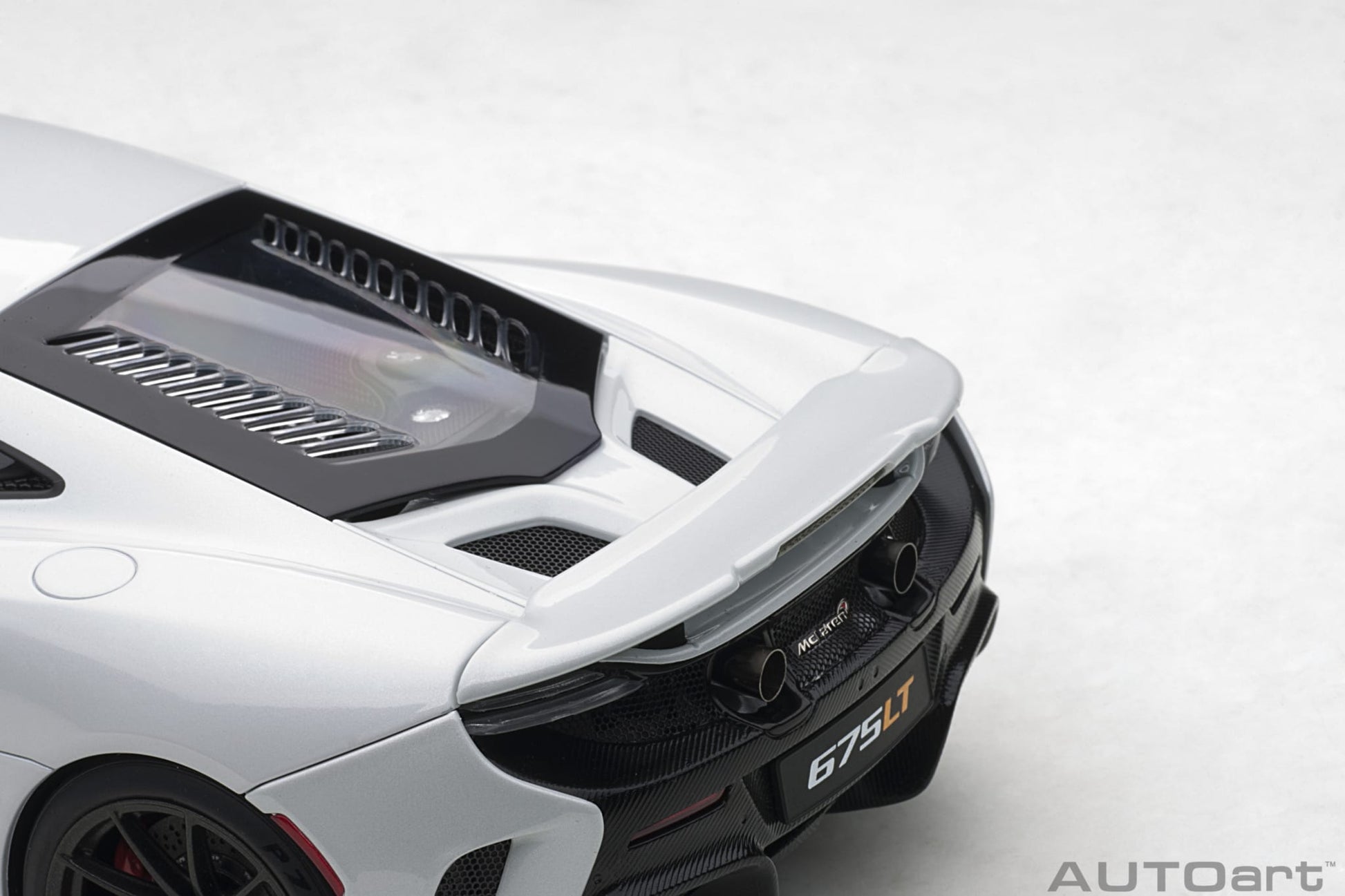 1:18 McLaren 675LT - Silica White - AUTOart - 76046