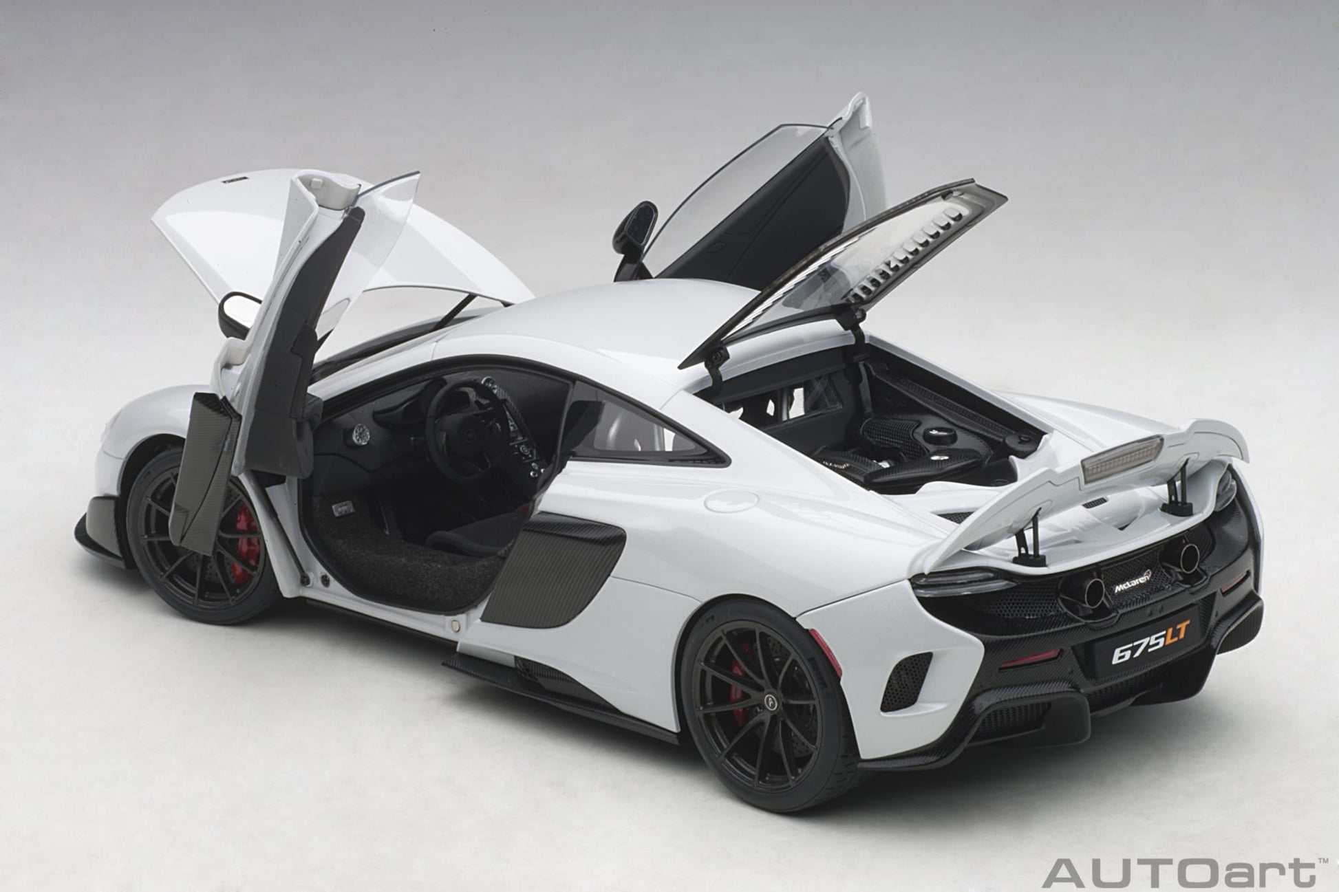 1:18 McLaren 675LT - Silica White - AUTOart - 76046