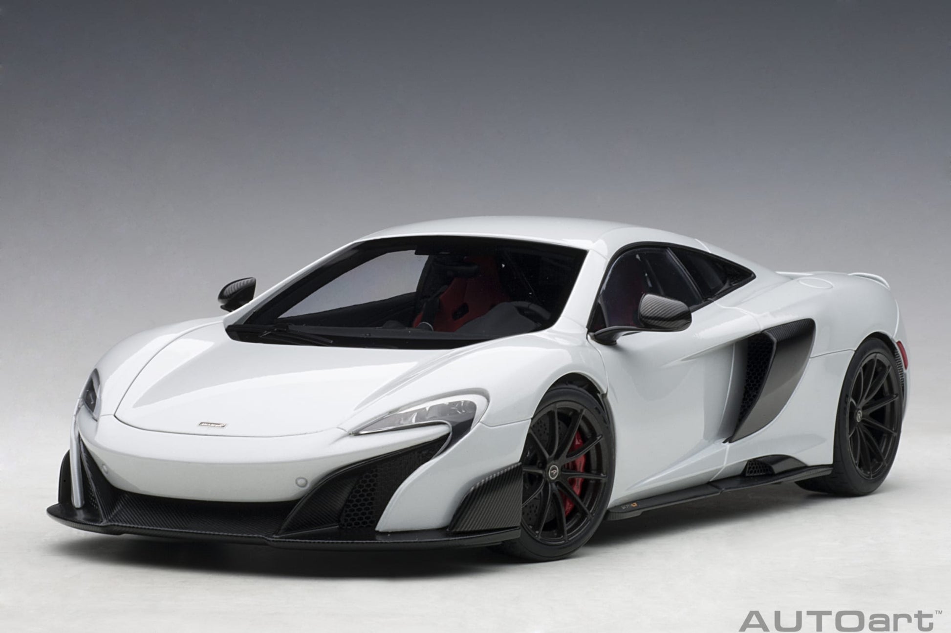 1:18 McLaren 675LT - Silica White - AUTOart - 76046